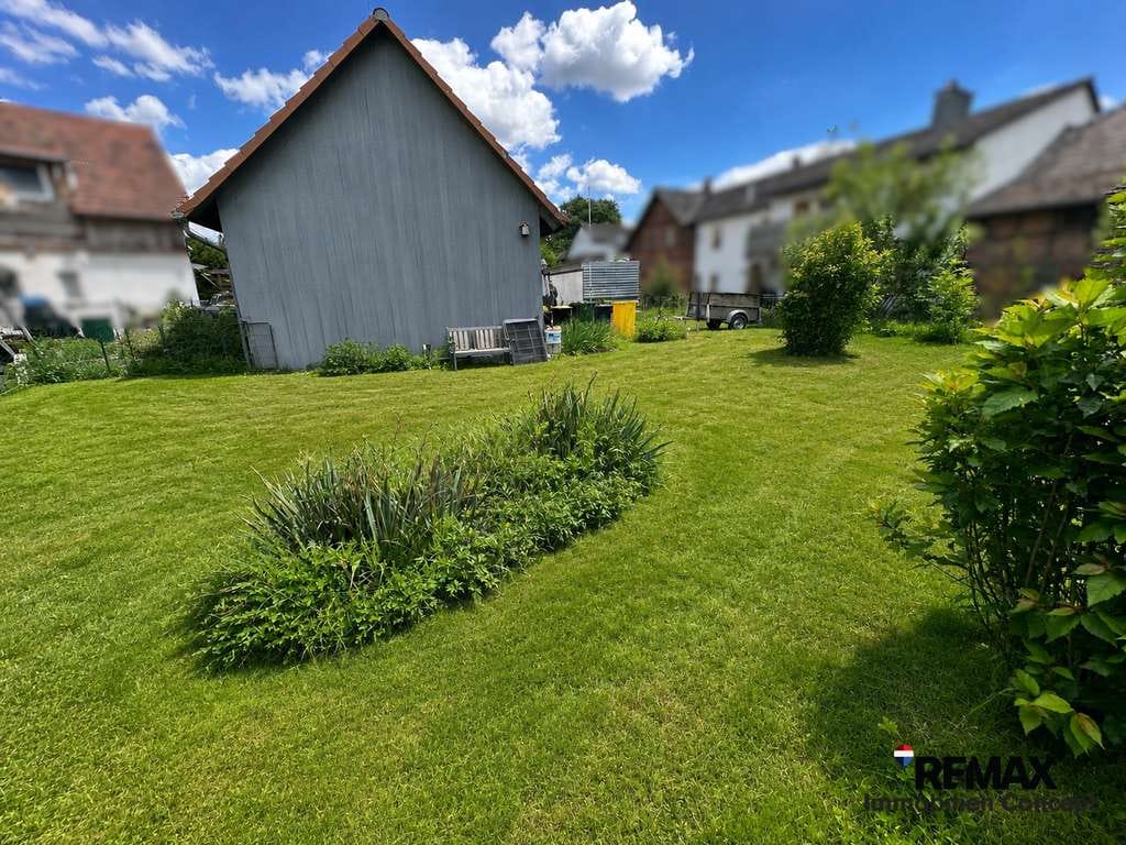 Immobilie in Meeder - Wohnhaus mit Scheune, Garage & Nebengebäude | 666 m² Grundstück | Viel Platz für Familie, Hobby & Ha - Bild 3