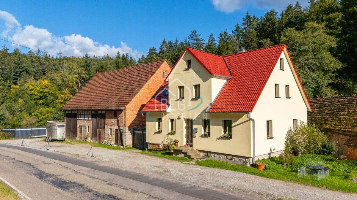 Immobilie in Fichtenberg - Kernsaniertes Wohnen: viel Platz, viel Komfort, viel Grün - Bild 0