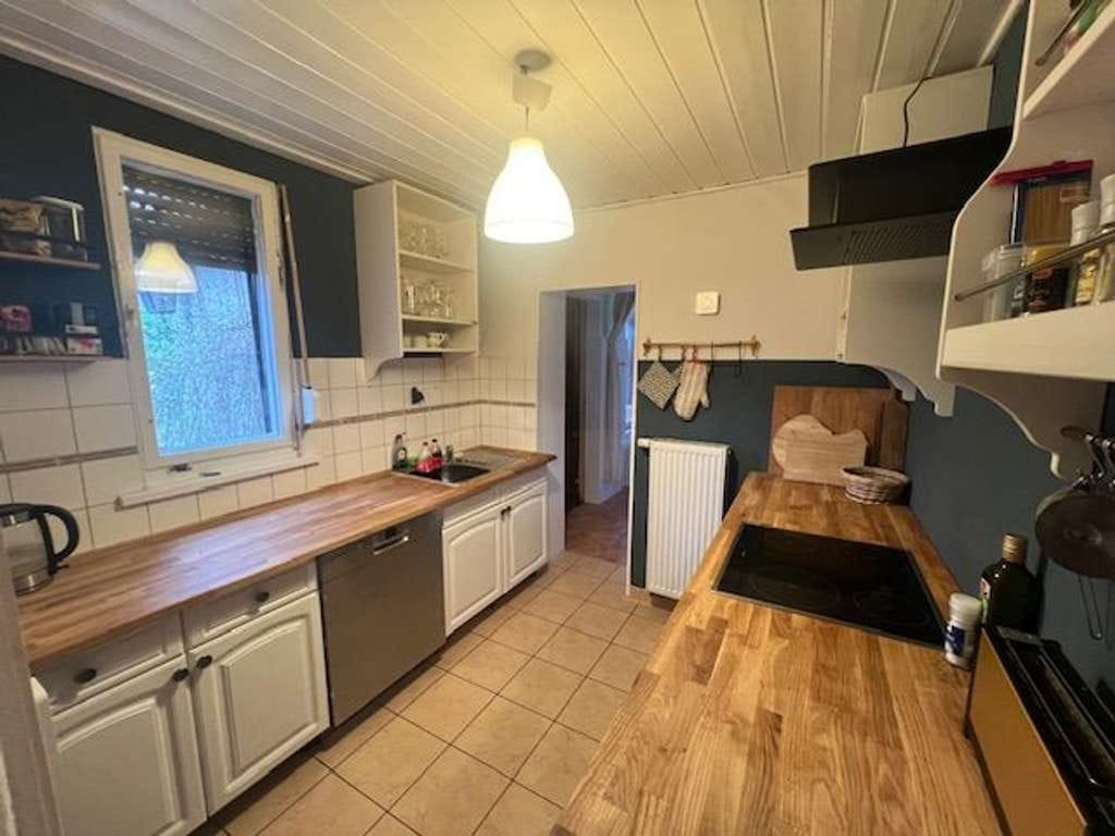Immobilie in Eichwalde - Gemütliches bezugsfreies EFH mit großem Garten - Bild 1