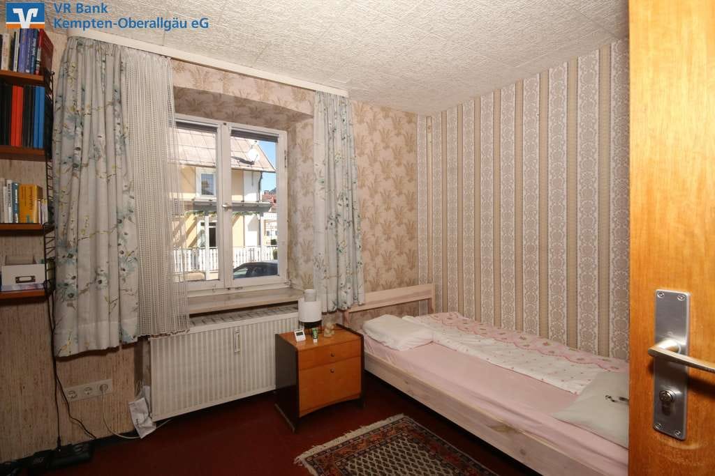Immobilie in Sonthofen - Charmantes Dreifamilienhaus mit Entwicklungspotenzial - Bild 3