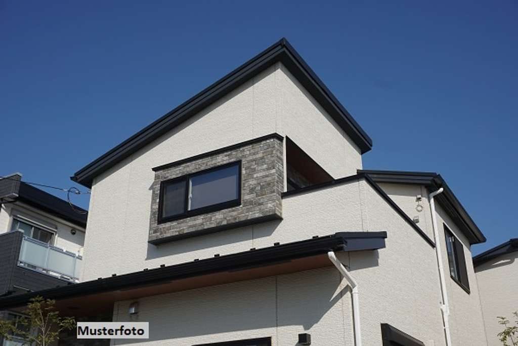 Immobilie in Eislingen/Fils - Mehrfamilienhaus mit 3 Wohnungen als Kapitalanlage - Bild 0