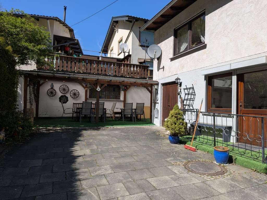 Immobilie in Altenahr - Gepflegtes freistehendes Zweifamilienhaus nutzbar mit 5 Zimmern und Garage in Altenahr - Bild 3