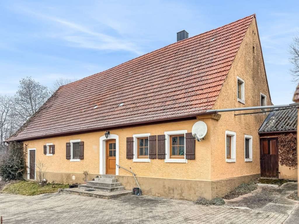 Immobilie in Dinkelsbühl - Einfamilienhaus mit Scheune und Potenzial in Dinkelsbühl-Bernhardswend - Bild 0