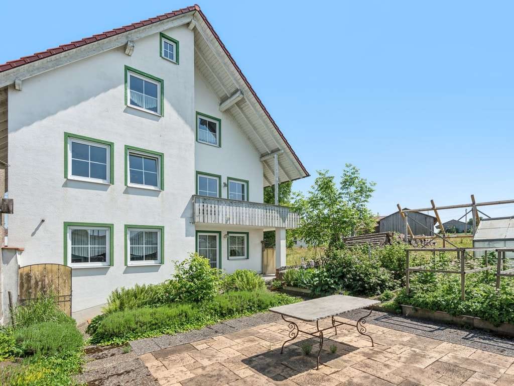 Immobilie in Affing - Großzügiges Mehrfamilienhaus in Affing-Haunswies - Bild 1