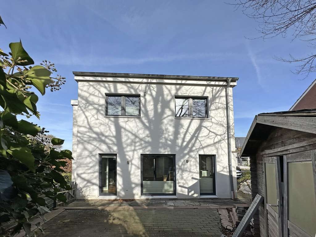 Immobilie in Ellerbek - Modernes Einfamilienhaus mit Kamin - Bild 2