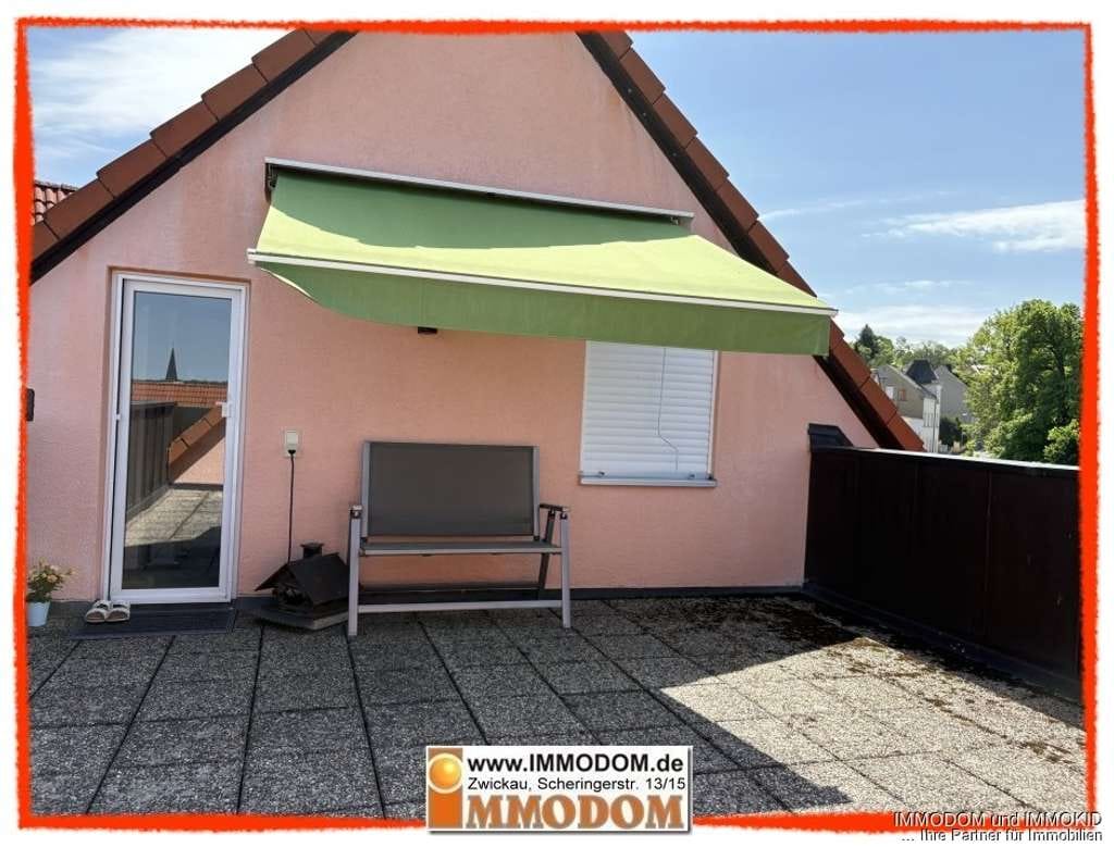 Immobilie in Wilkau-Haßlau - 4-Zimmer-Dachgeschoss-Maisonetten-Wohnung mit großer Dachterrasse sowie Markise und Einbauküche zu v - Bild 0