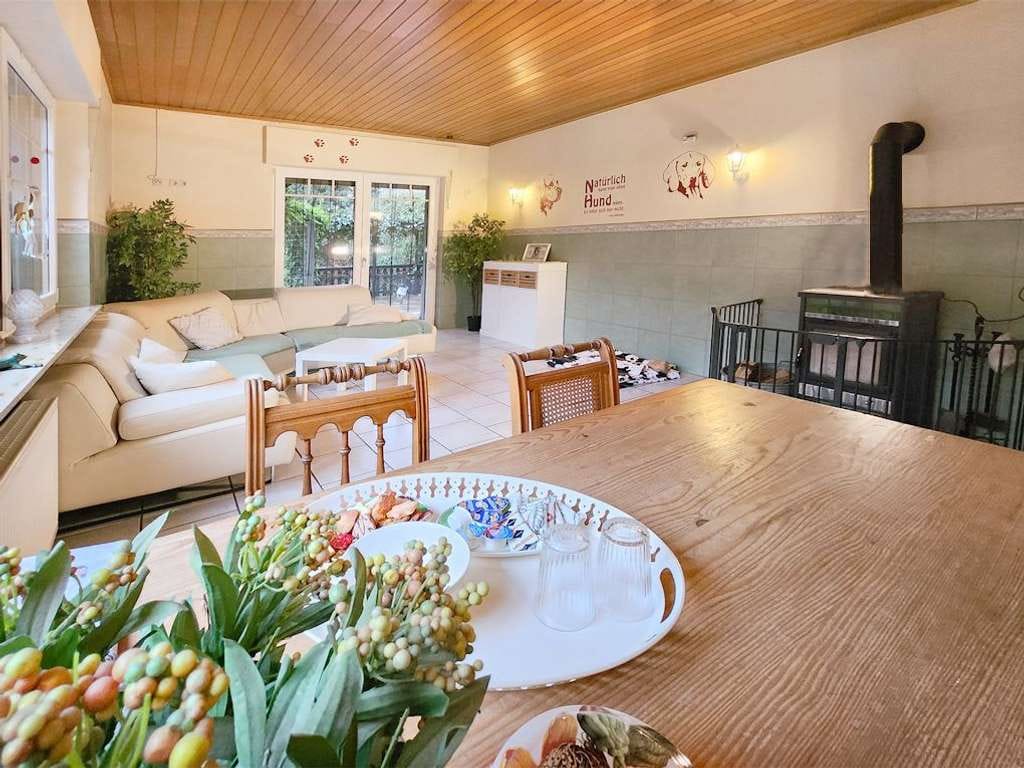 Immobilie in Brohl-Lützing - Einfamilienhaus in naturnaher Lage, gewerbliche Nutzung möglich - Bild 2