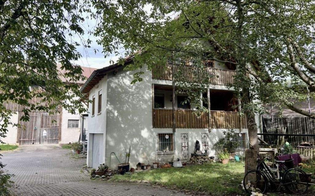Immobilie in Böbingen an der Rems - Böbingen: Landwirtschaftliches Anwesen mit Entwicklungspotenzial - ideal für Nutzer mit Platzbedarf! - Bild 0