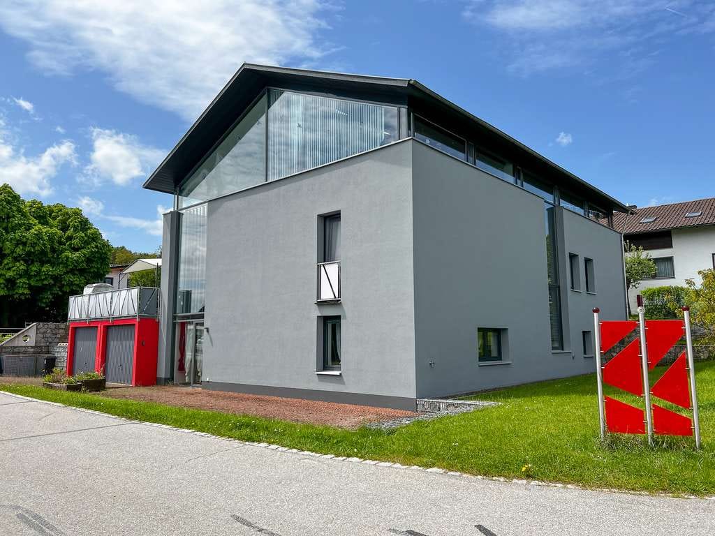 Immobilie in Michelsneukirchen - Extravagantes EFH mit Design-Einbauküche und 3 Bädern - Bild 0