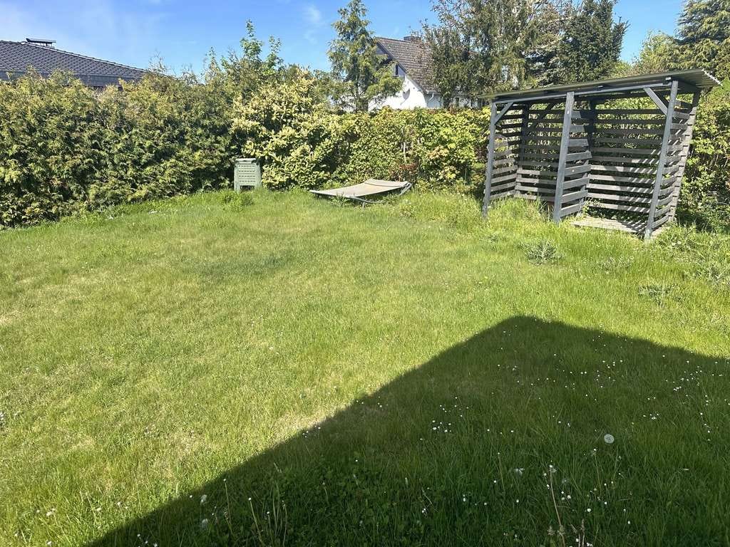 Immobilie in Söhlde - Söhlde: Streif-Haus mit Kamin, Garage, Carport, Keller und PV-Anlage - Bild 3