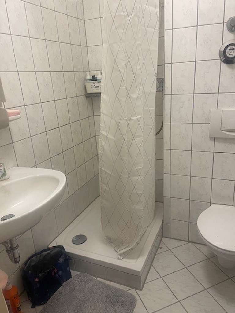 Immobilie in Villingen-Schwenningen - Vermietete 1-Zimmer-Dachgeschosswohnung mit Balkon in Villingen zu verkaufen - Bild 0
