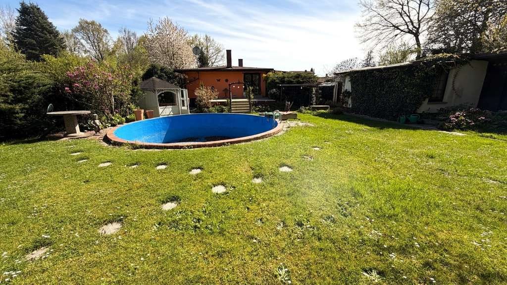 Immobilie in Erlau - Einfamilienhaus mit Pool in ruhiger grüner Lage - Bild 2