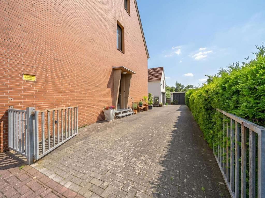 Immobilie in Dorsten - Dreifamilienhaus mit Entwicklungspotenzial in Dorsten-Holsterhausen - Bild 2