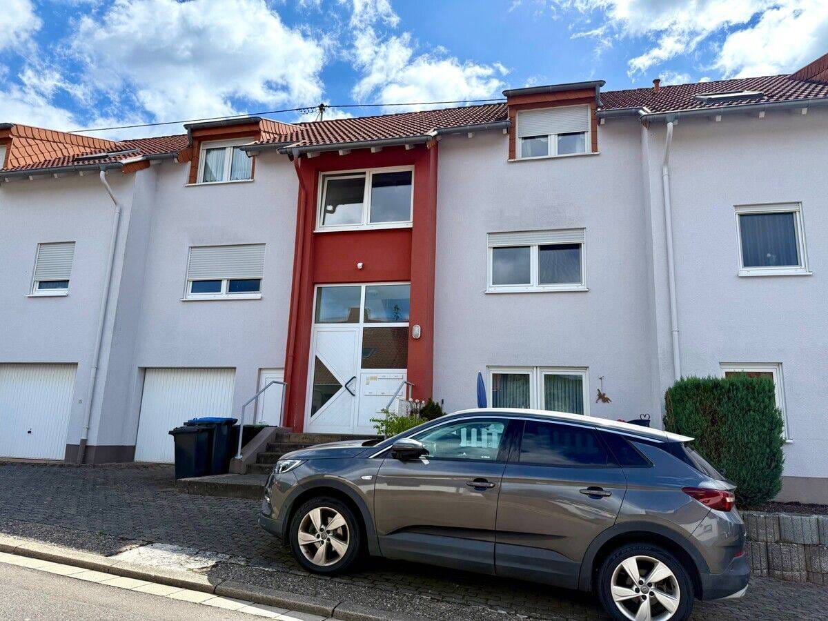 Immobilie in Beckingen - Gepflegte 2ZKB Eigentumswohnung mit Balkon in zentraler Lage von Beckingen - Bild 0
