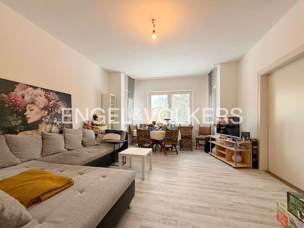 Immobilie in Zetel - Stadtvilla in zentraler Lage; Wohnen & Arbeiten vereint - Bild 1