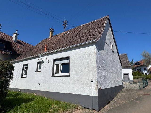 Immobilie in Kollweiler - Modernisiertes Bauernhaus mit Ökonomieteil, Scheune und Hof - Wohnen auf einer Ebene - Bild 4