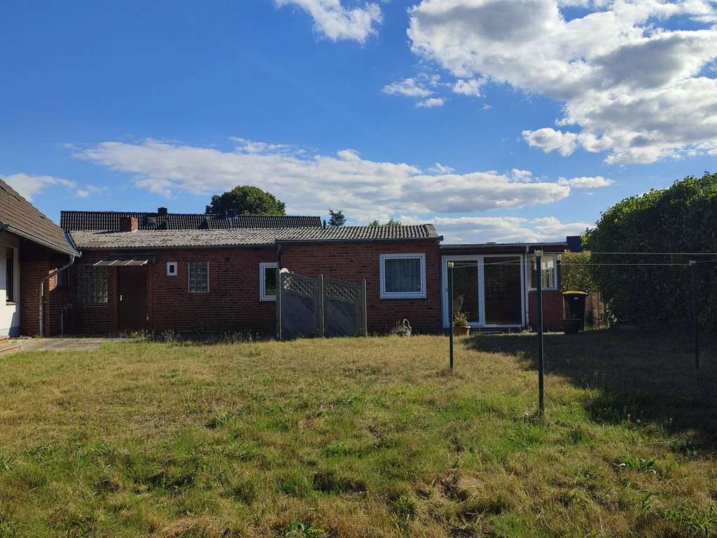 Immobilie in Osterrönfeld - Bungalow mit Potenzial – perfekt für Macher - Bild 1