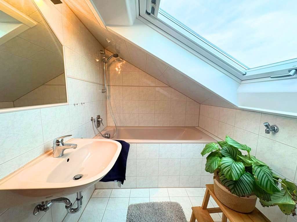 Immobilie in Plochingen - Charmante 3-Zimmer Dachgeschosswohnung mit 62 m² in Plochingen - Bild 2