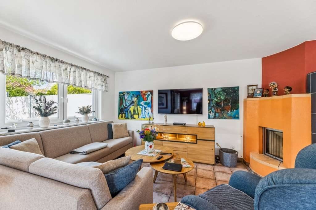Immobilie in Seukendorf - Neuwertiges Drei-Giebel-Haus * Doppelhaushälfte zum Kauf auf Nießbrauchbasis - Bild 0