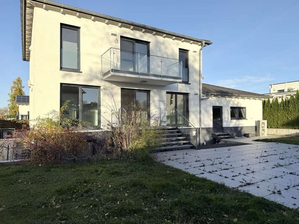 Immobilie in Herbertingen - Einfamilienhaus mit Büro/Einliegerwohnung in Herbertingen - Bild 1