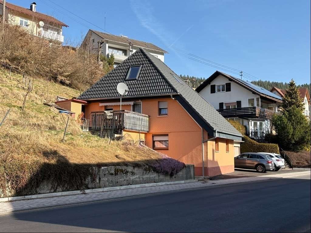 Immobilie in Vöhrenbach - Gemütliches Einfamilienhaus mit Garage - Bild 1