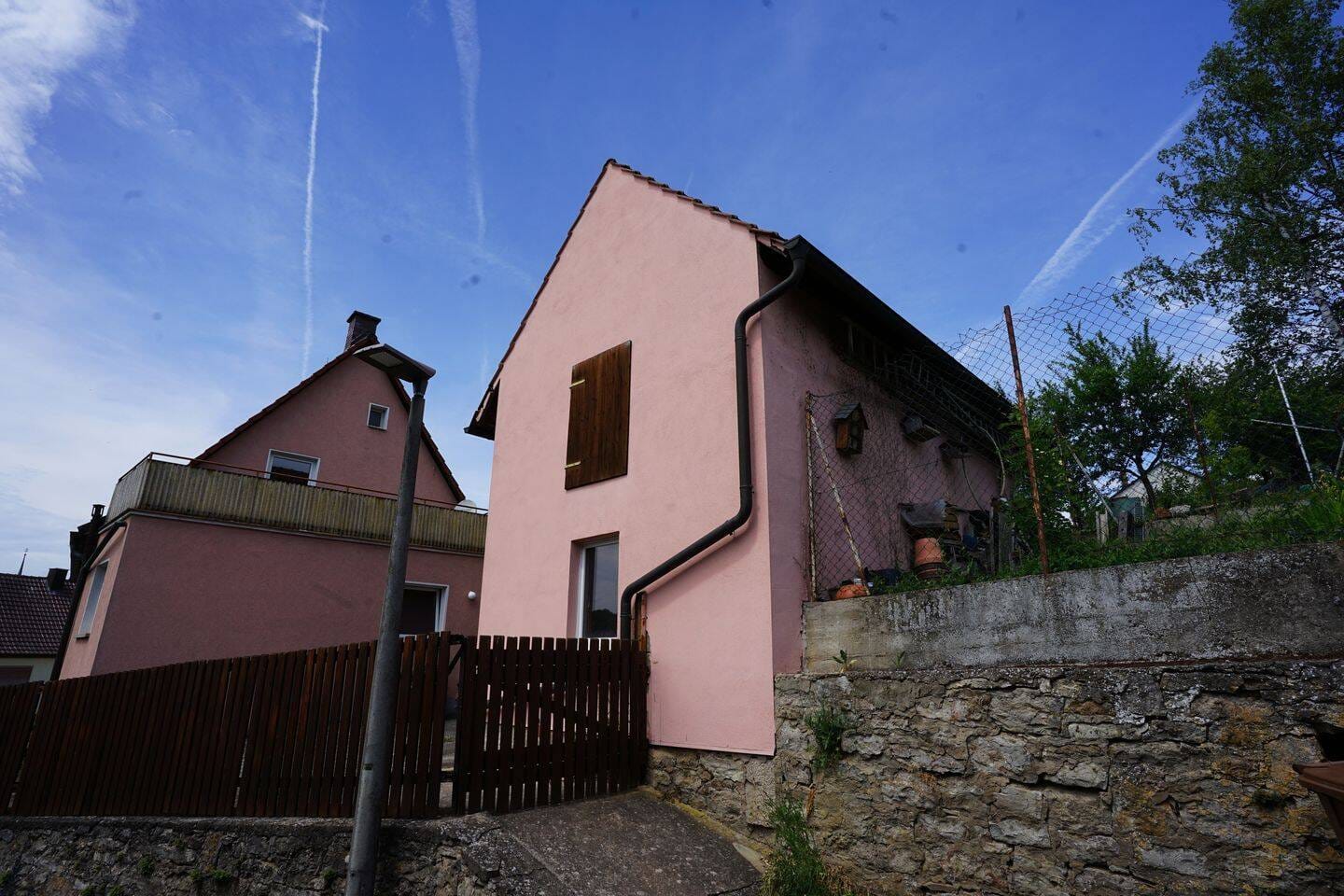 Immobilie in Theilheim - Einfamilienhaus Theilheim, freistehend mit Nebengebäude, modernisierungsbedürftig! - Bild 2