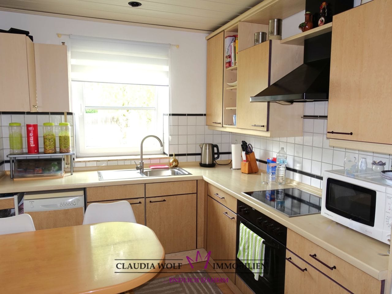 Immobilie in Dinkelsbühl - *** DIE PERFEKTE WOHNUNG IN ALTSTADTNÄHE! Schöne 3-Zimmer-Erdgeschosswohnung mit Terrasse in Dinke - Bild 3
