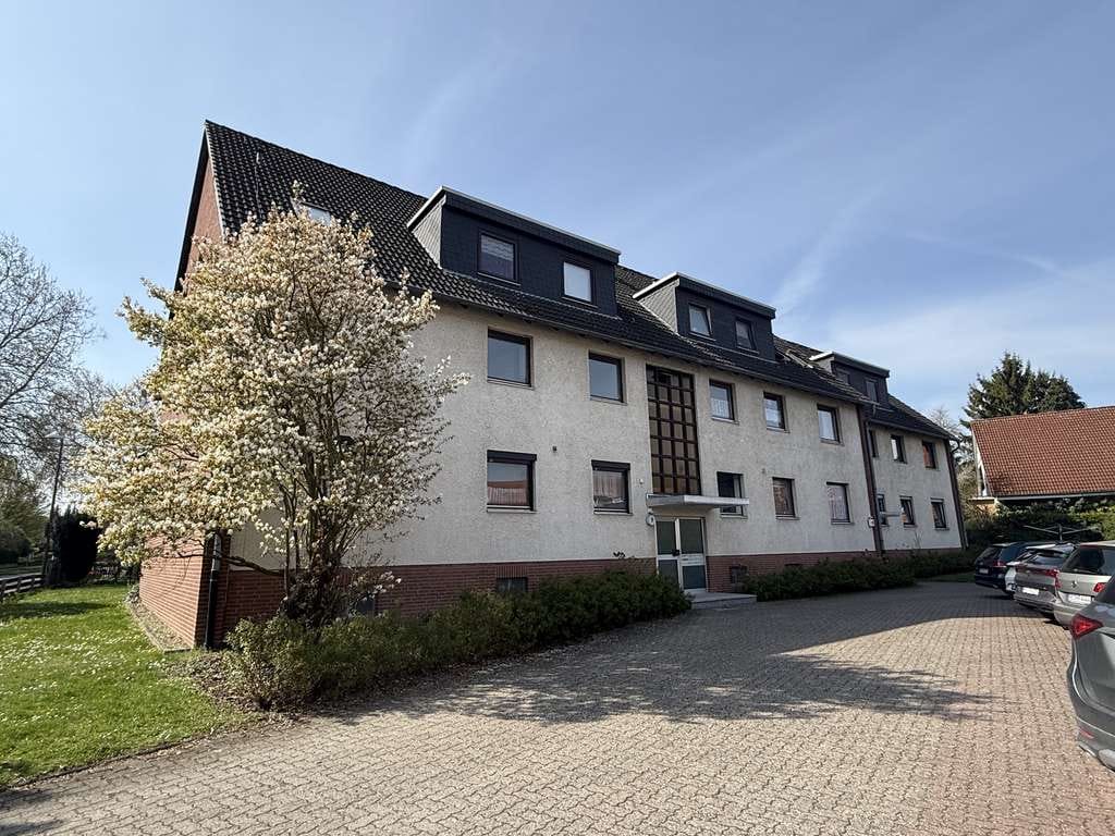 Immobilie in Vechelde - +++ Freie 4-Zimmer ETW mit Einbauküche, großer Balkon und PKW-Stellplatz +++ - Bild 0