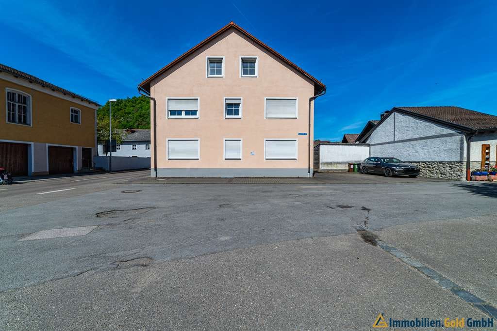 Immobilie in Dollnstein - Lichtdurchflutete 3 Zimmer-Dachgeschosswohnung mit Stellplatz - ruhiges Wohnen im Naturparadies - Bild 1