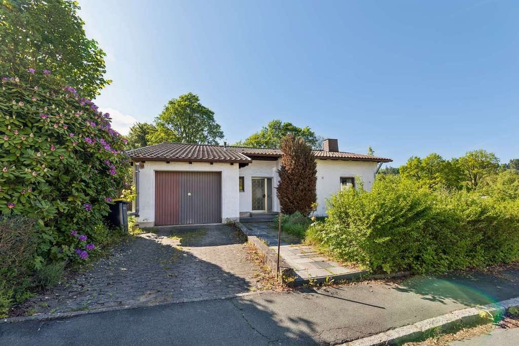 Immobilie in Gefrees - Großzügiges Wohnhaus mit traumhaftem 2.520 m² Grundstück in Gefrees - Bild 4