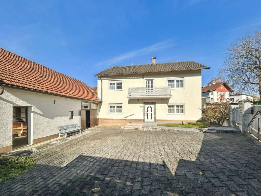 Immobilie in Künzing - Ihr zukünftiges Zuhause in Künzing – EFH mit viel Platz, Natur und Entwicklungsmöglichkeiten - Bild 0