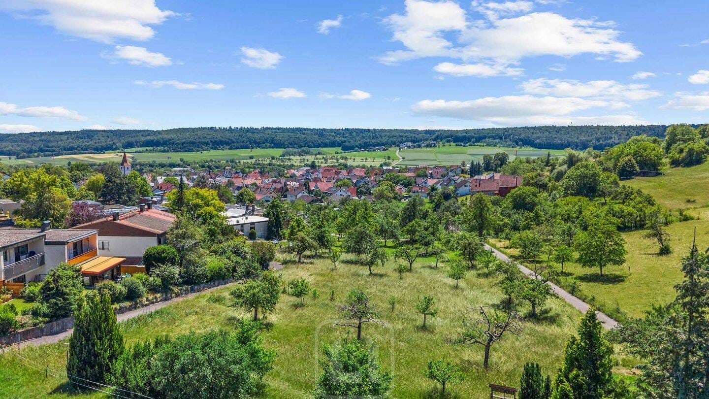 Immobilie in Simmozheim - Exklusives Wohnensemble in traumhafter Feldrandlage | Einliegerwohnung & Naturpanorama inklusive - Bild 3