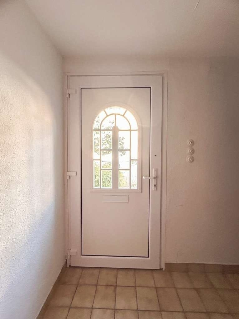 Immobilie in Übach-Palenberg - Ein-/Zweifamilienhaus mit Garten und Garage in Übach-Palenberg - Bild 2