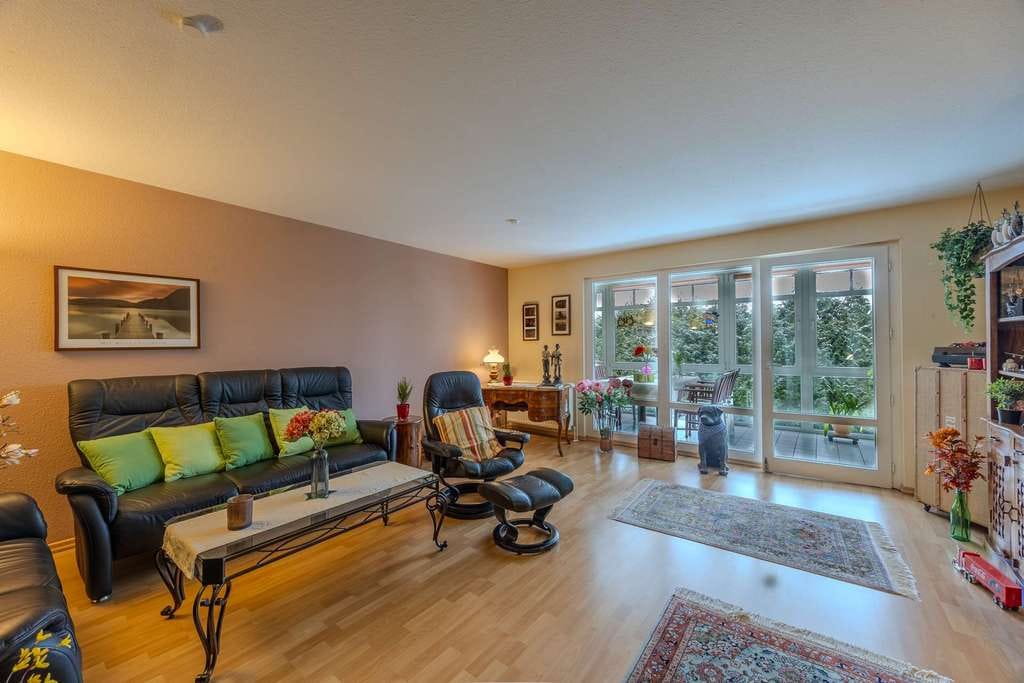 Immobilie in Barsbüttel - Heute mit Blick für die Zukunft kaufen: 2-Zimmer mit Balkon und Wintergarten - Bild 1