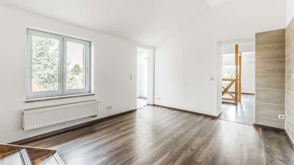 Immobilie in Groß Kreutz (Havel) - Familienparadies mit Extras: Saniertes Ein-/Zweifamilienhaus mit Pool, Wintergarten und Einliegeropt - Bild 2