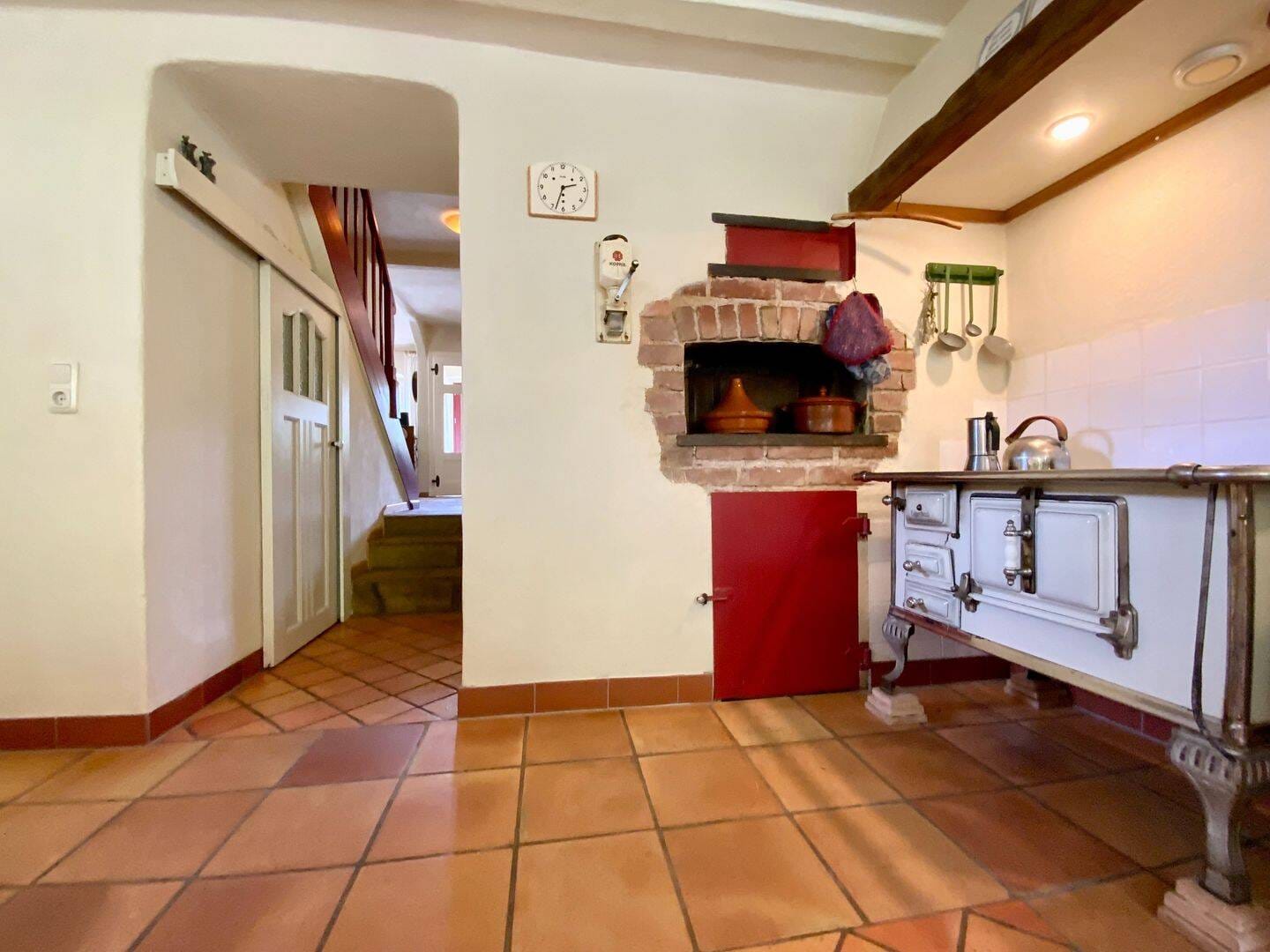Immobilie in Malberg - Sehr schönes renoviertes Haus im Landhausstill mit Nebengebäuden, einem traumhaften angelegten Garten auf ca. 2.000 m² Grundstück gelegen in St. Thoma - Bild 4
