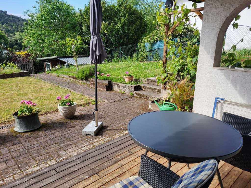 Immobilie in Busenberg - 2-3 Familienhaus in familienfreundlicher  Lage mit herrlichem Ausblick bis zur Burg Drachenfels! - Bild 3
