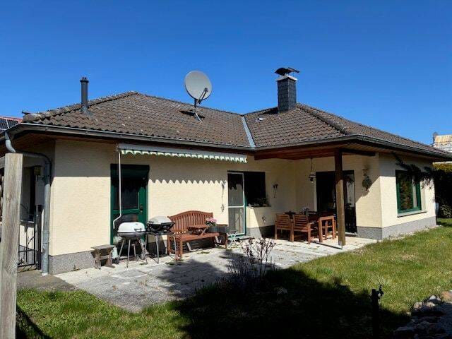 Immobilie in Holthusen - Schöner Einfamilienhausbungalow mit 3 Zimmern und Garage mit Werkstatt in Pampow - Bild 0