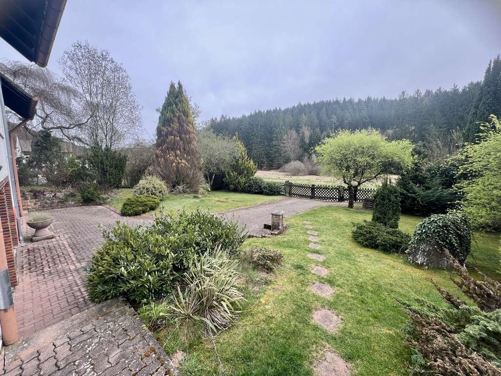 Immobilie in Trippstadt - Zweifamilienhaus mit beeindruckendem Fernblick – ideal zur Eigennutzung und Vermietung - Bild 4