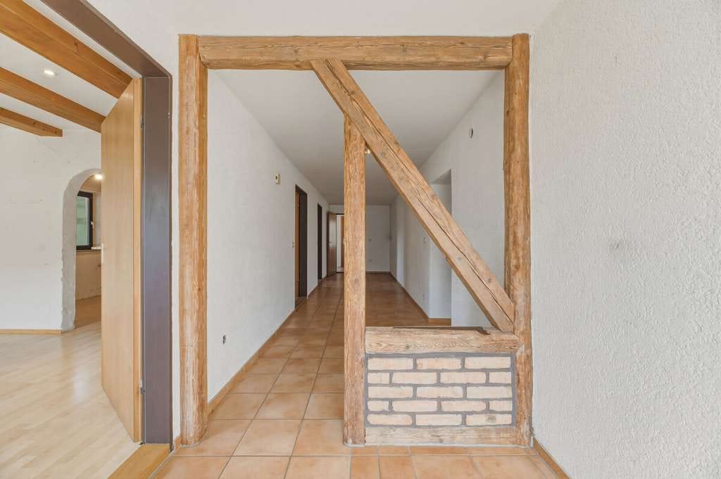 Immobilie in Altenstadt - 2-Familienhaus inkl. abgeschlossener Wohneinheit, Scheune & über 1.300 m² Grundstück - Bild 4