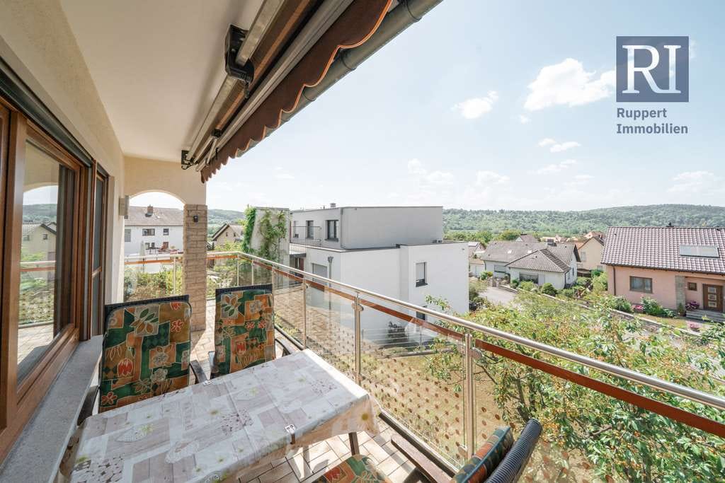 Immobilie in Eibelstadt - Großzügiges Zuhause mit Fernblick über Eibelstadt - Bild 4