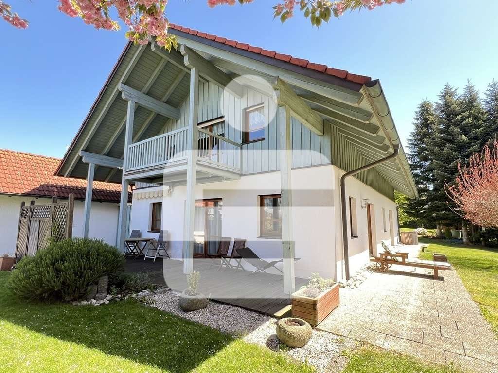 Immobilie in Thyrnau - Herrliches Landhaus mit idyllischem Traumgarten und zweiter Bauparzelle in Thyrnau - Bild 0