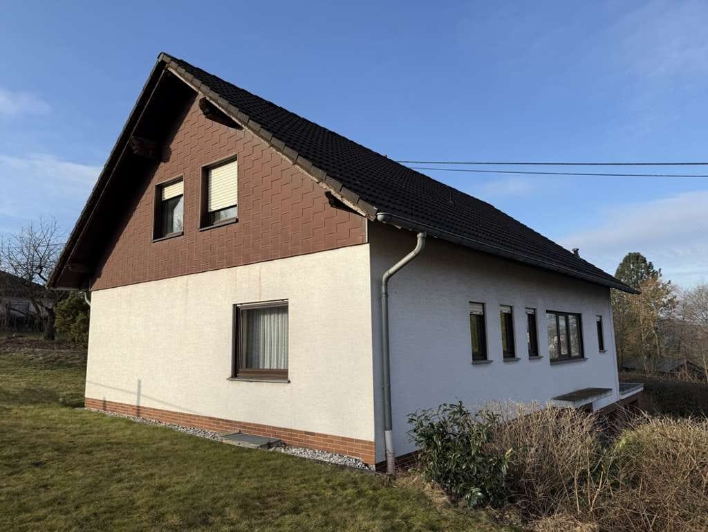 Immobilie in Steimel - Ansprechendes Einfamilienhaus mit außergewöhnlichem Raumangebot in ruhiger Ortsrandlage - Bild 2