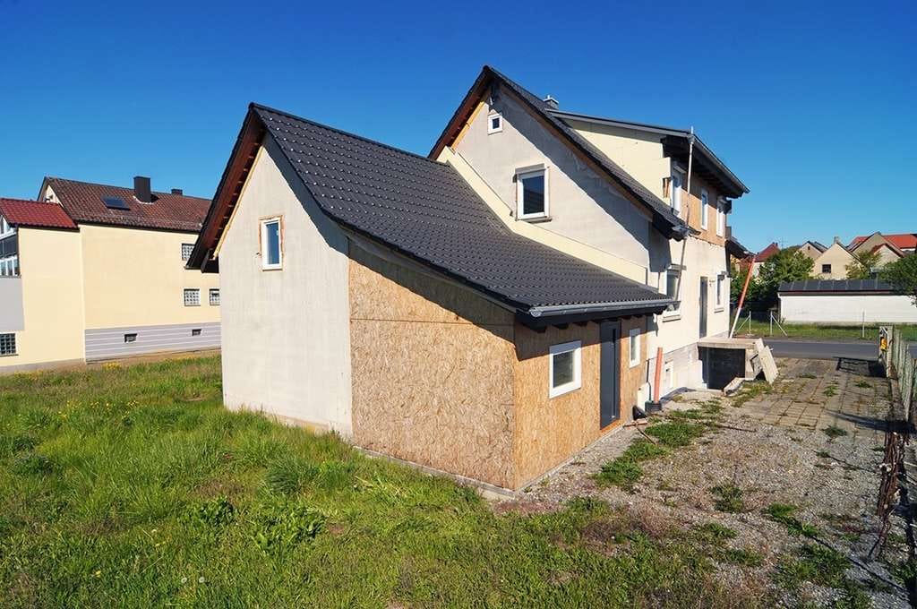 Immobilie in Rannungen - Attraktiver und entkernter Wohntraum - ideal als Ein-/Zweifamilienhaus oder zum Leben und Arbeiten u - Bild 2