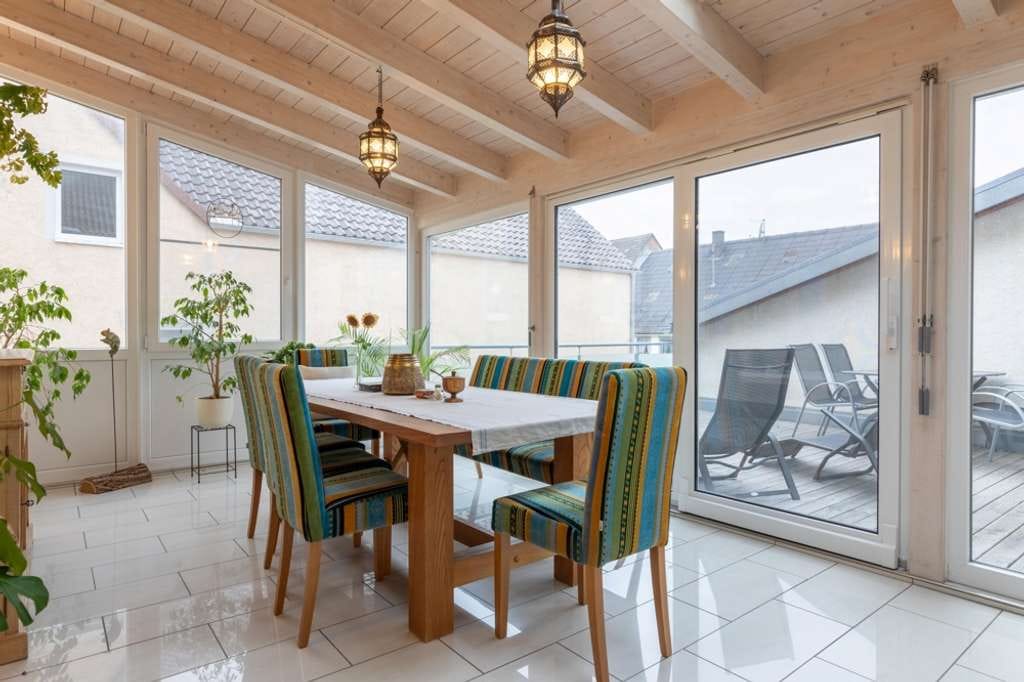 Immobilie in Hüfingen - Ehem. und teilsaniertes Bauernhaus im Dorfkern von Fürstenberg mit großem Ökonomieteil und Garagen - Bild 4