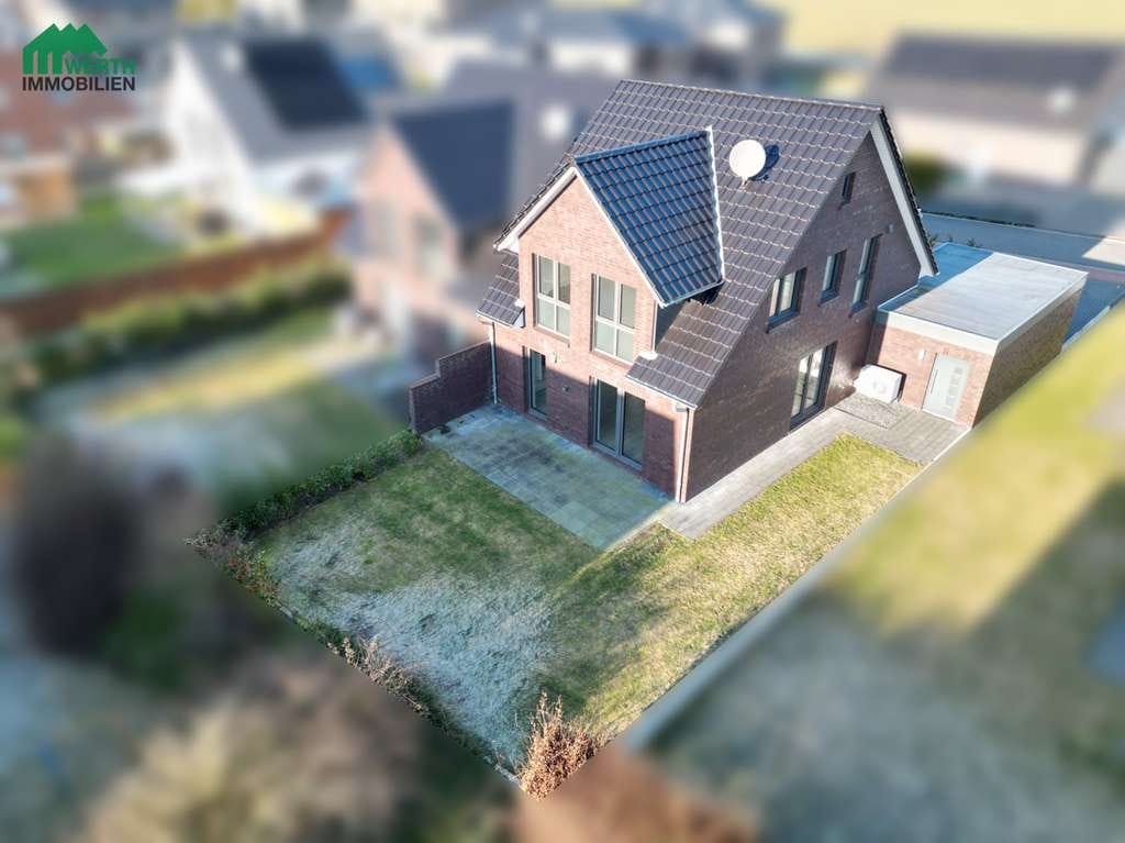 Immobilie in Beckdorf - Neuwertige KfW-55-Doppelhaushälfte mit Südgarten & Ausbaureserve in Beckdorf *** 360 Grad Rundgang * - Bild 0