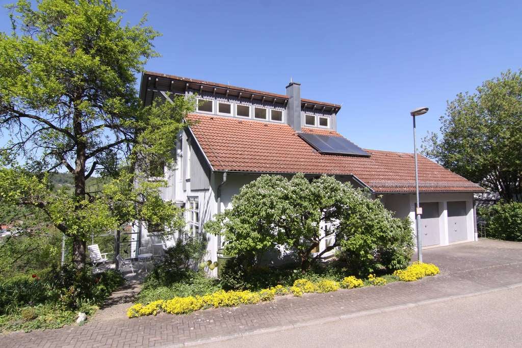 Immobilie in Ingelfingen - Familienparadies in ruhiger Hanglage – großzügiges Architektenhaus mit Einliegerwohnung, Sauna & Wei - Bild 0
