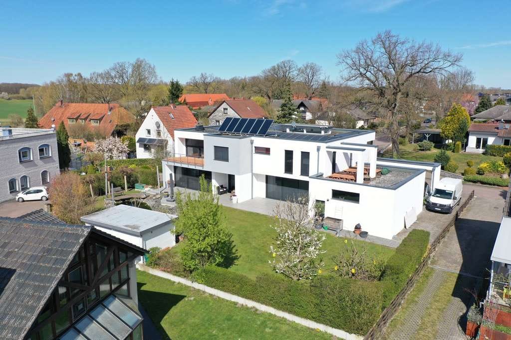 Immobilie in Calberlah - Stilvolles Zweifamilienhaus mit besonderem Wohnambiente - Bild 2