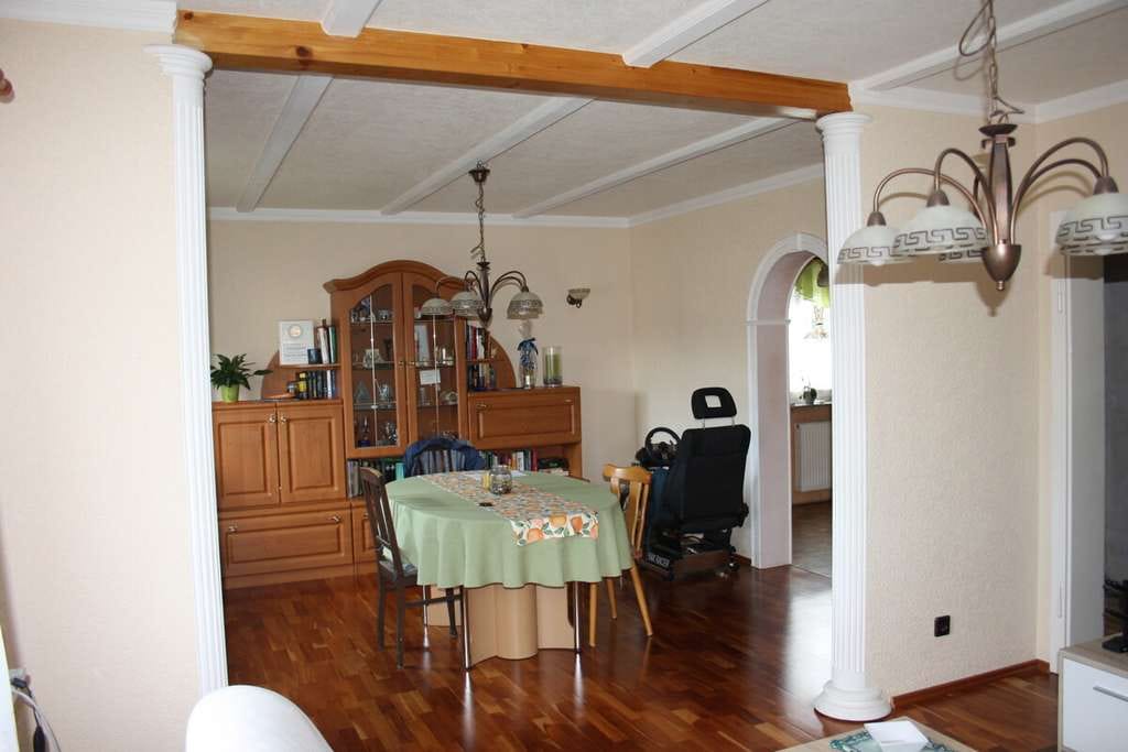 Immobilie in Walzbachtal - Wössingen:  Einfamilienhaus - statt Eigentumswohnung  - kleiner Garten in ruhiger Wohnlage - Bild 2
