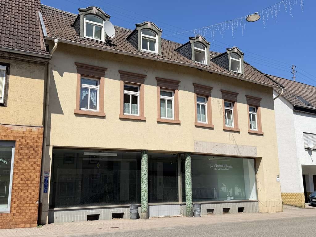 Immobilie in Lambrecht - Wohn- und Geschäftshaus in zentraler Lage von Lambrecht - Bild 0